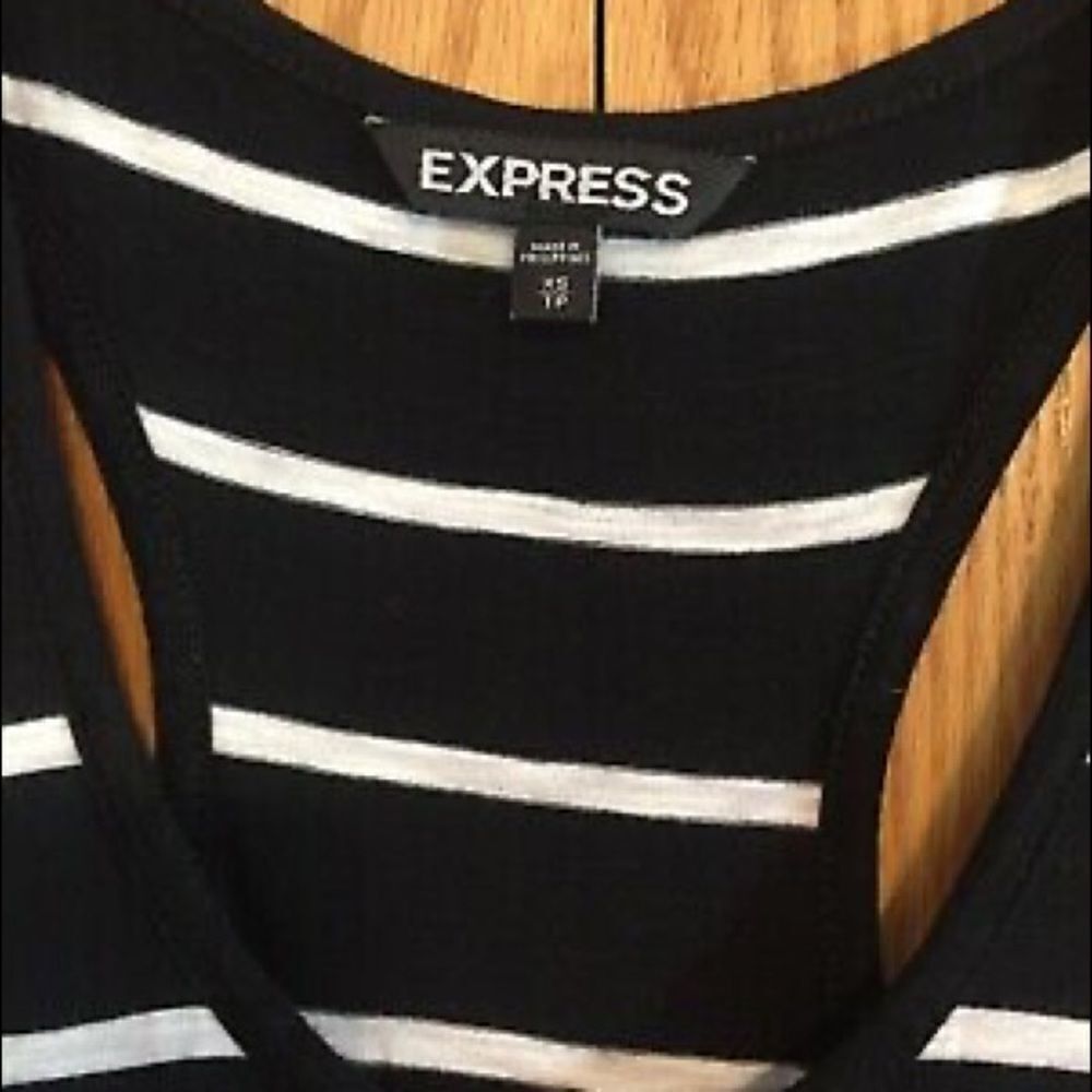 ✨Express Striped High-Low T-shirt Dress✨ - Picture 6 of 7